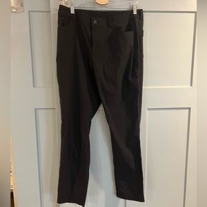 Eddie Bauer Size 16 Black Nylon Pants